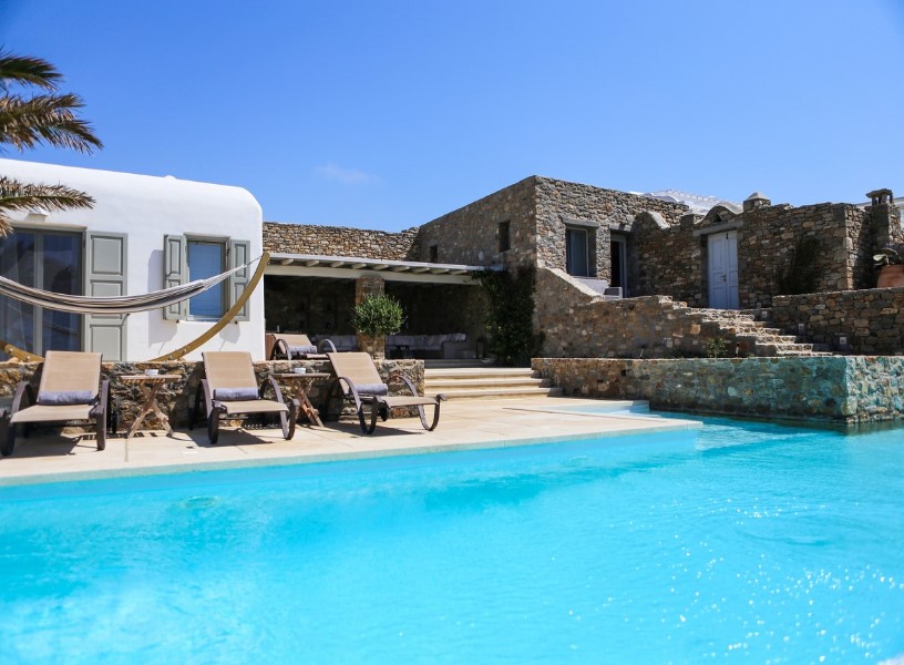 mykonos villas - villa with pool (2)
